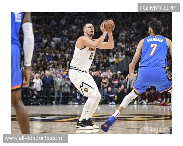 高效表现!约基奇半场5投5中斩获10分7篮板4助攻1抢断1盖帽 高效表现!约基奇半场5投5中斩获10分7篮板4助攻1抢断1盖帽