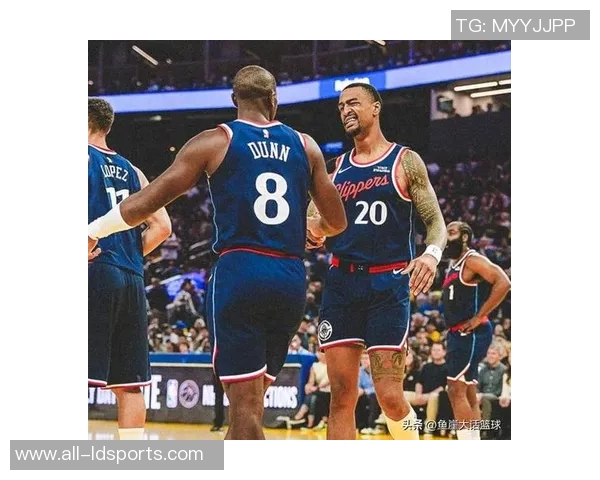 科林斯解析小卡与哈登的领导力表现场内外积极发声引领球队