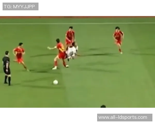 广西平果队员黄威右侧胫腓骨骨皮质断裂预计恢复时间为八个月