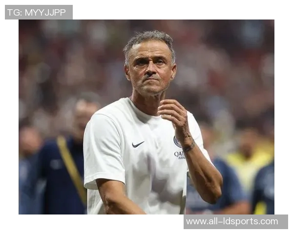 恩里克称赞阿什拉夫为最佳右后卫解释未签替补的原因